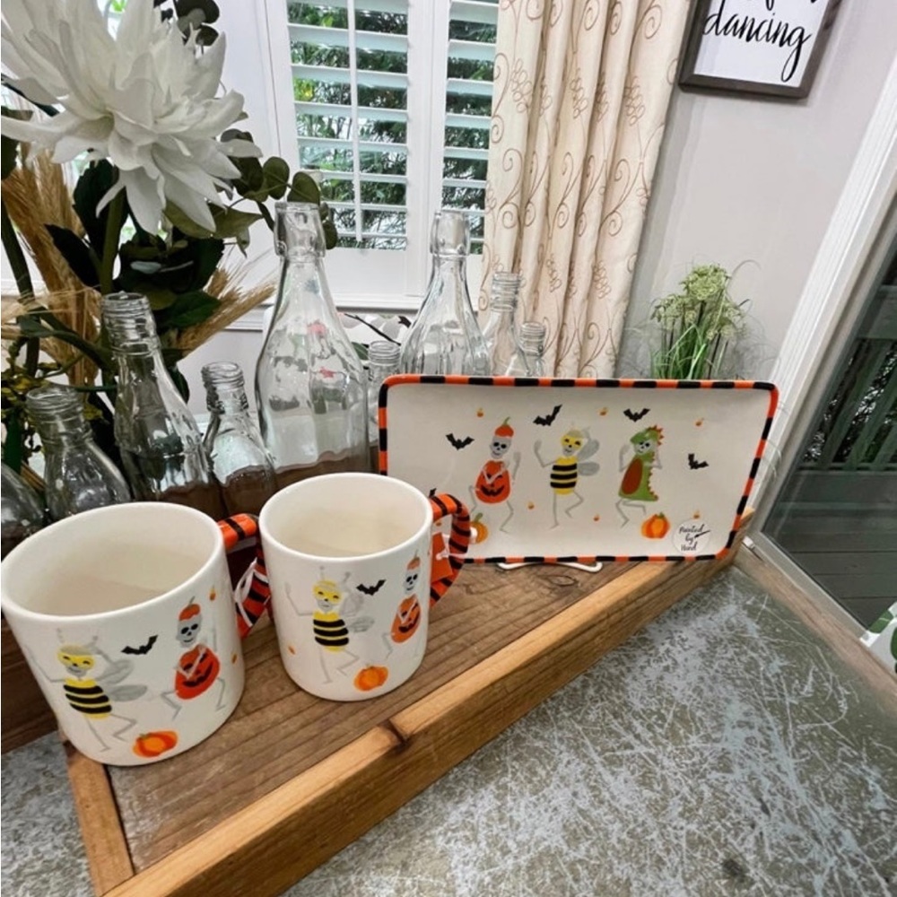 NEW “LANG DESIGNS” RARE HALLOWEEN MUGS /MATCHING TRAY
